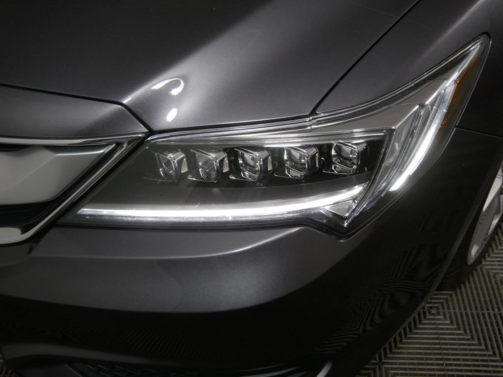 Used 2018 Acura ILX w/ Premium Package FWD image 8