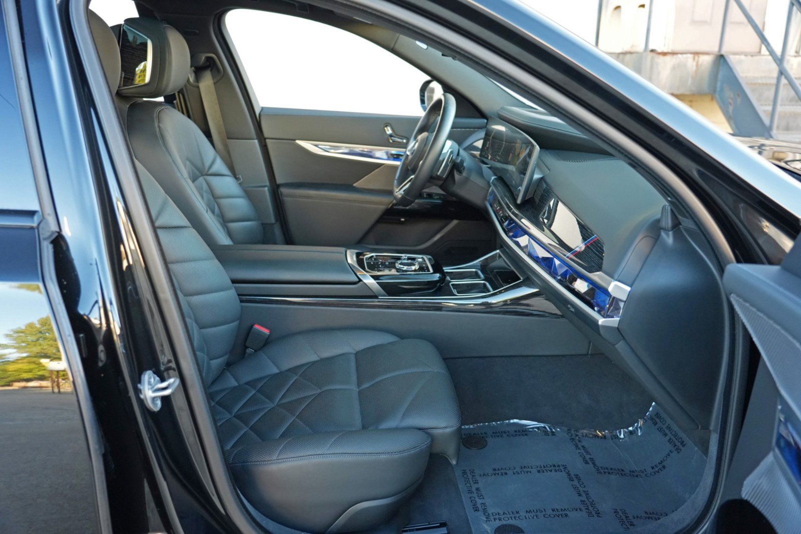 Used 2023 BMW 740i RWD image 16