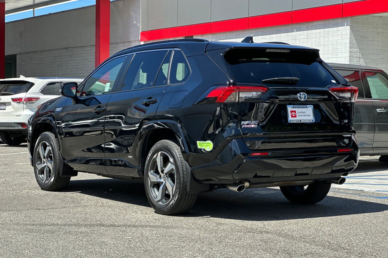Used 2023 Toyota RAV4 SE w/ Weather & Moonroof Package AWD/4WD image 6