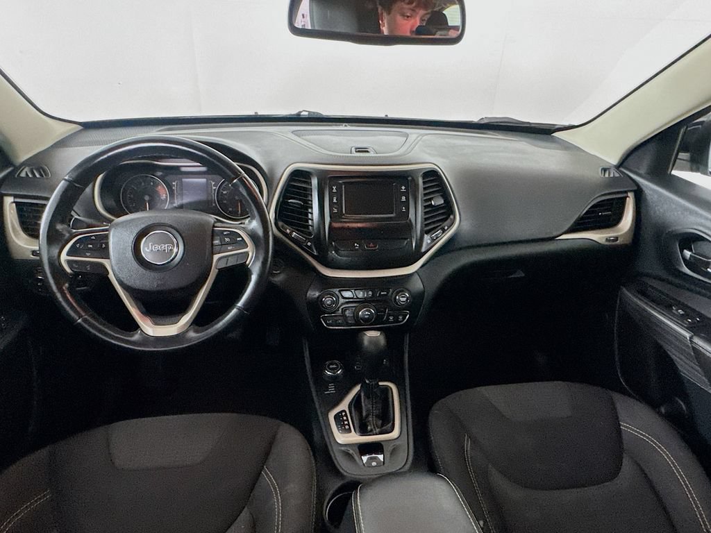 Used 2016 Jeep Cherokee Latitude w/ Safety/Convenience Group AWD/4WD image 13