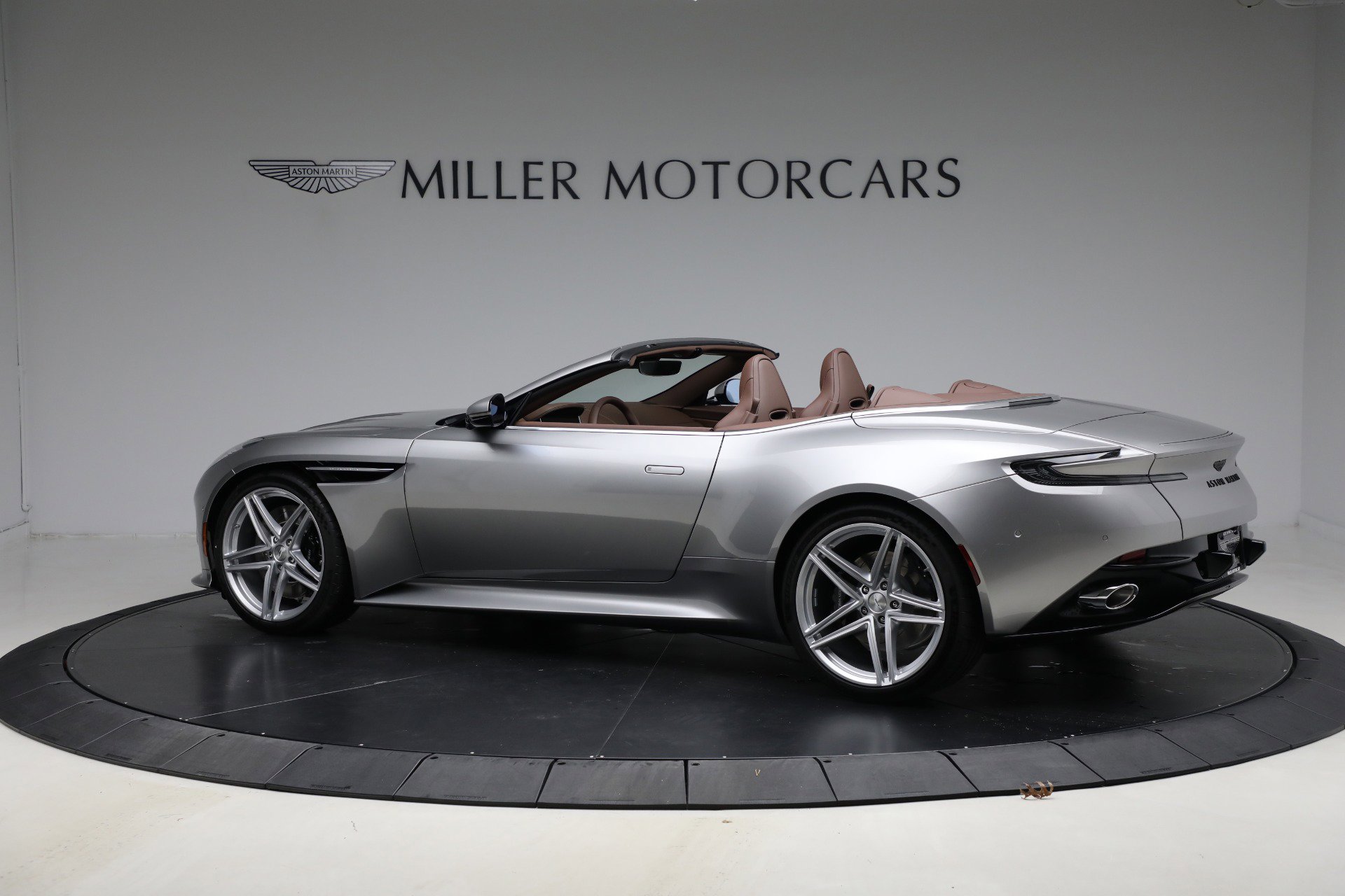 New 2026 Aston Martin DB12 Volante image 4