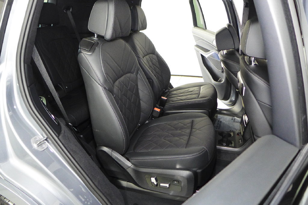 Used 2024 BMW X7 xDrive40i w/ M Sport Package AWD/4WD image 20