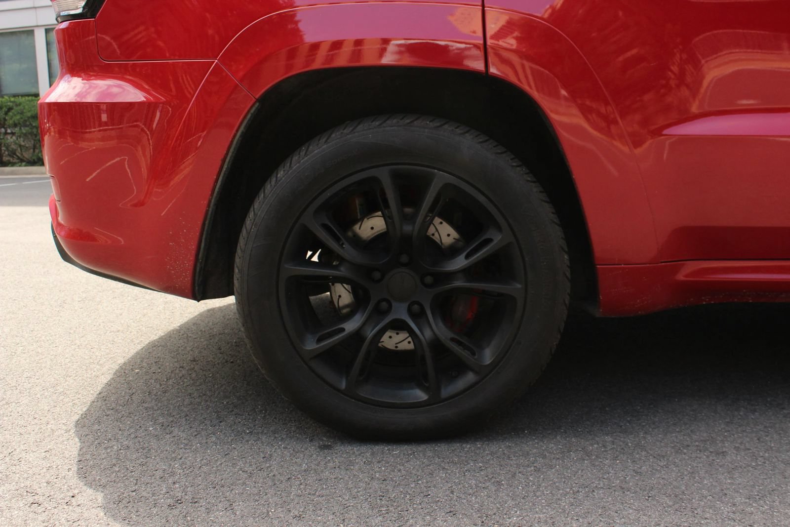 Used 2015 Jeep Grand Cherokee SRT w/ Luxury Group II AWD/4WD image 5
