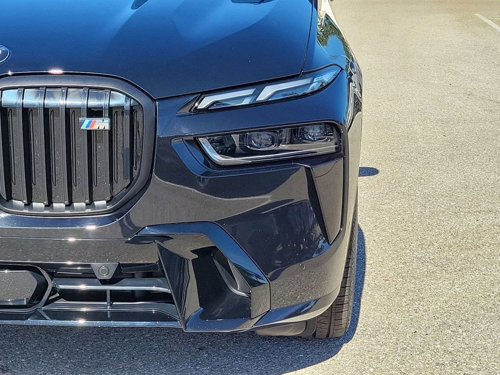 Used 2025 BMW X7 M60i image 16