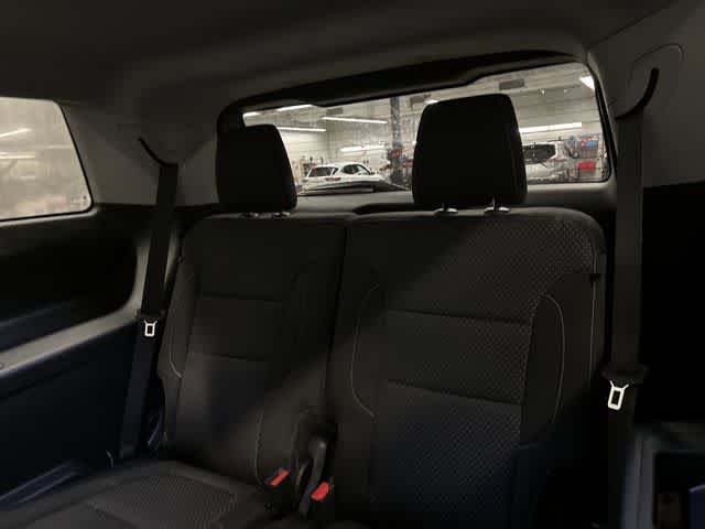 Used 2023 GMC Acadia SLE w/ Driver Convenience Package FWD image 26
