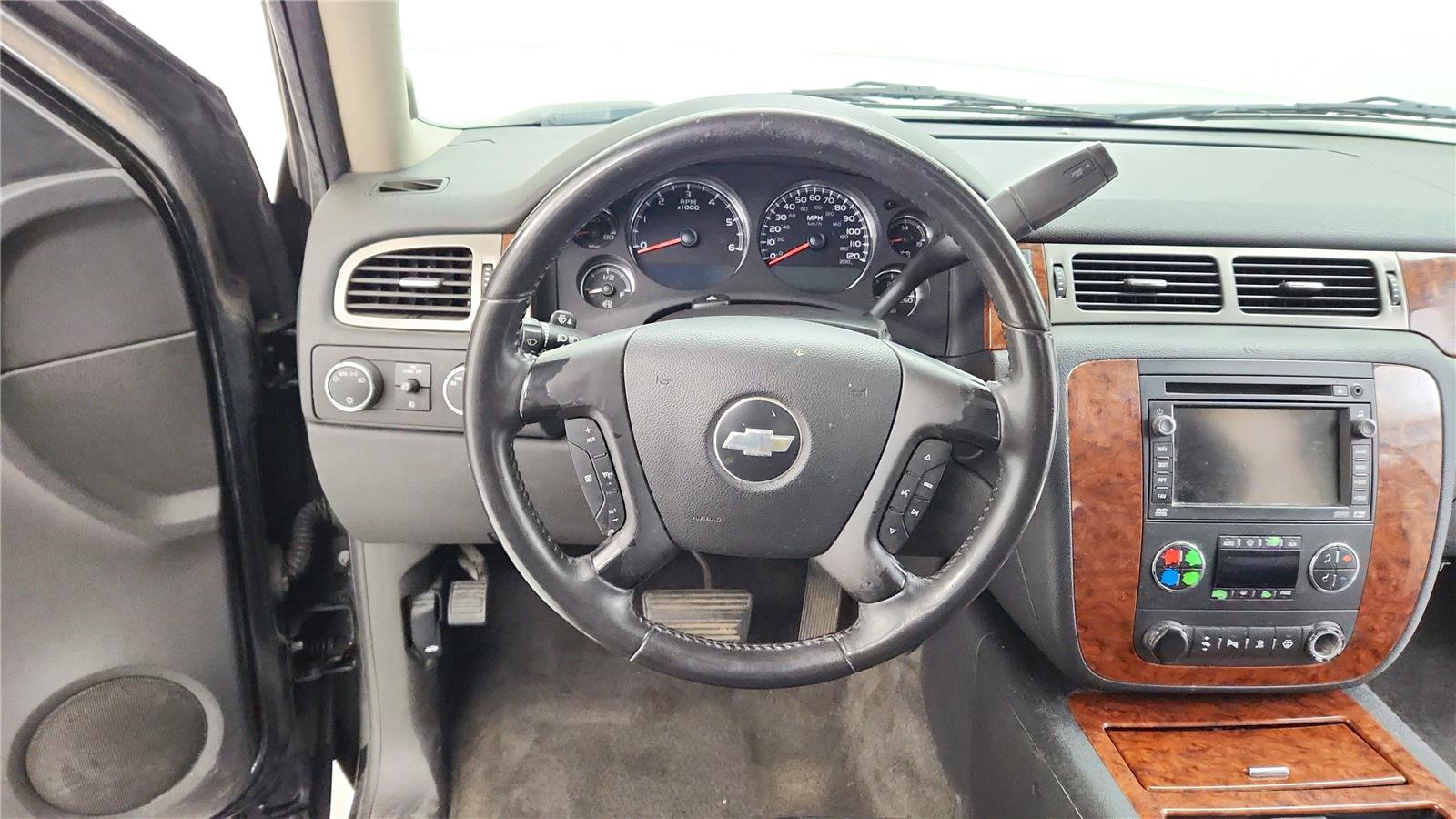 Used 2008 Chevrolet Tahoe LTZ w/ LTZ Preferred Equipment Group image 15