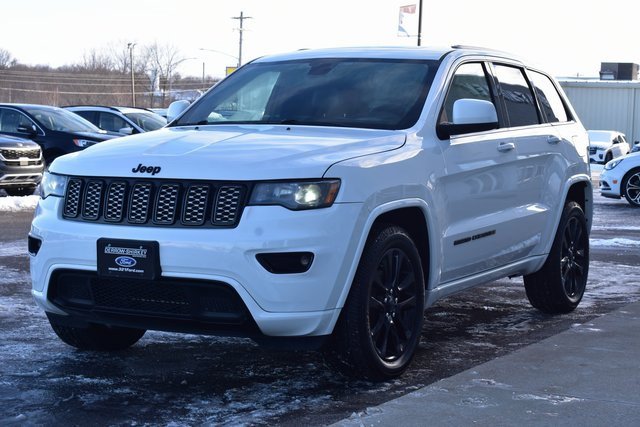 Used 2018 Jeep Grand Cherokee Altitude image 12