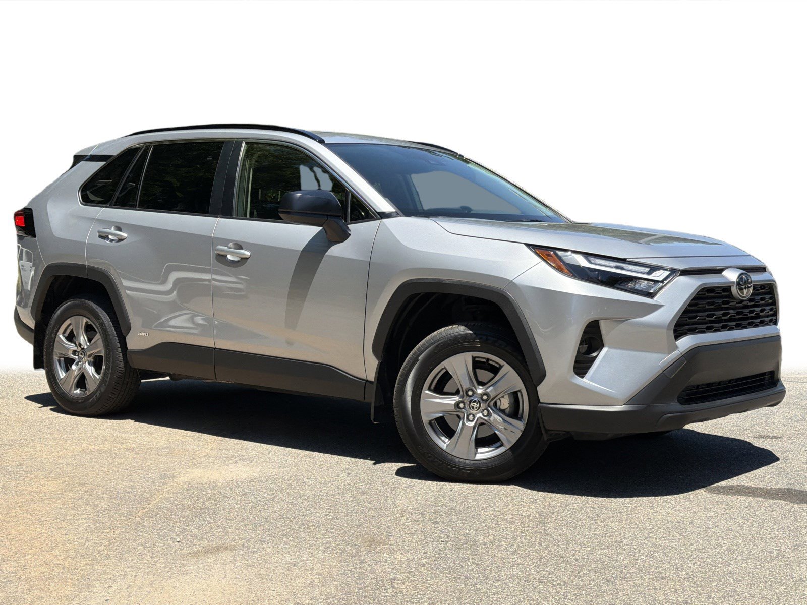 Used 2025 Toyota RAV4 LE AWD/4WD image 2