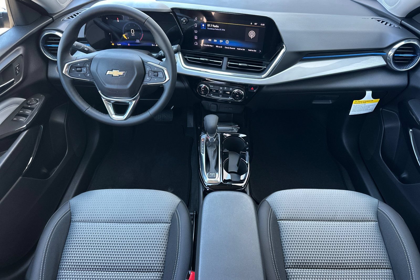 New 2026 Chevrolet Trax LT w/ LT Convenience Package FWD image 13