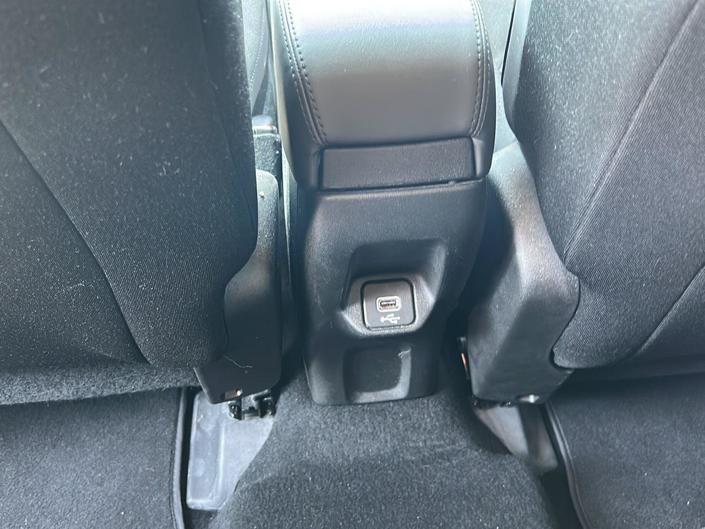 Used 2018 Jeep Renegade Altitude FWD image 16