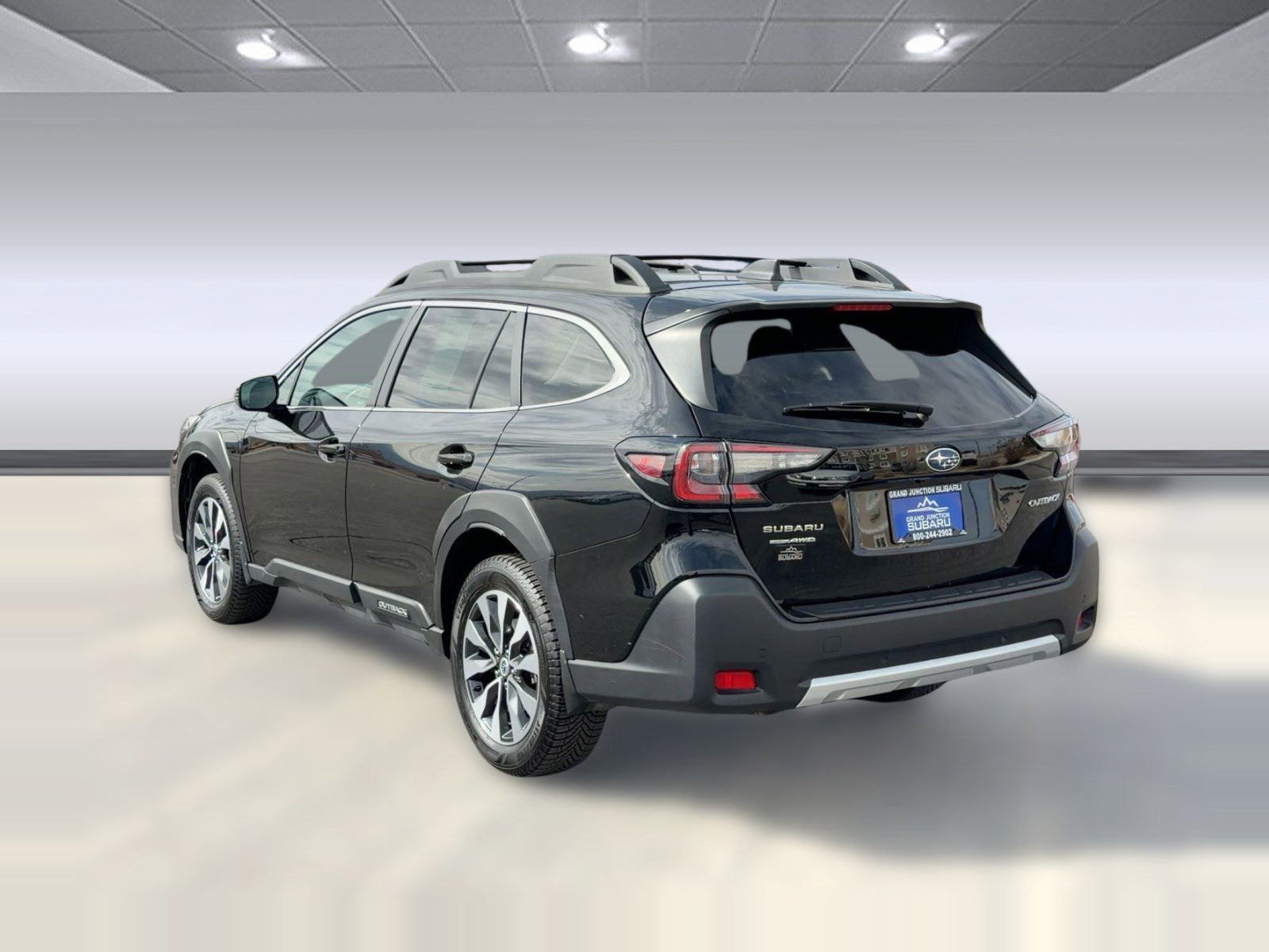 Used 2023 Subaru Outback Limited image 3