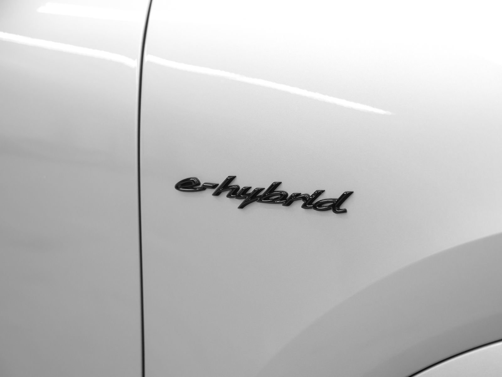 Certified 2025 Porsche Cayenne E-Hybrid image 14