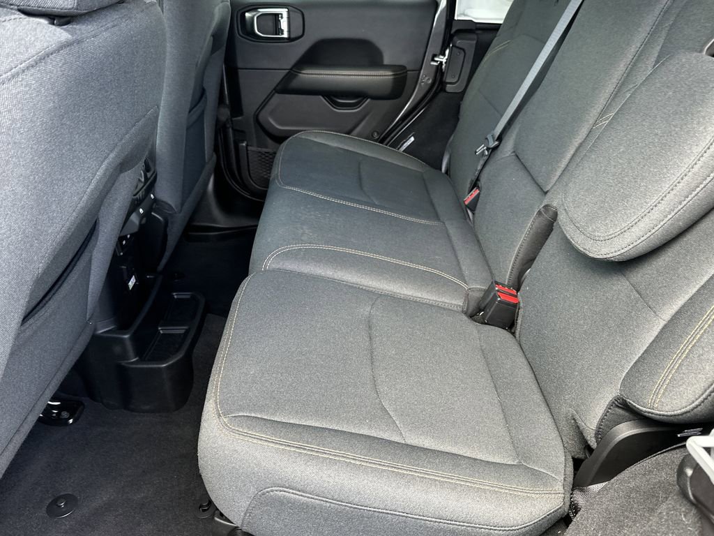 Certified 2025 Jeep Wrangler Unlimited Sahara image 15