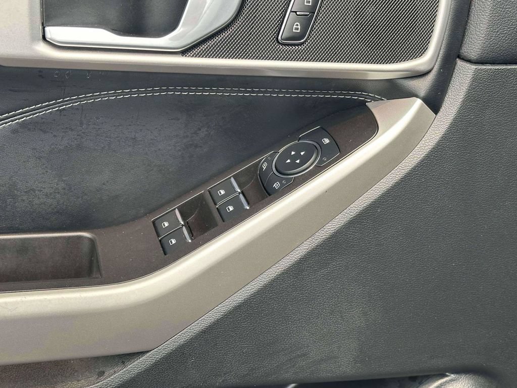 Used 2023 Ford Explorer XLT w/ Equipment Group 202A AWD/4WD image 17