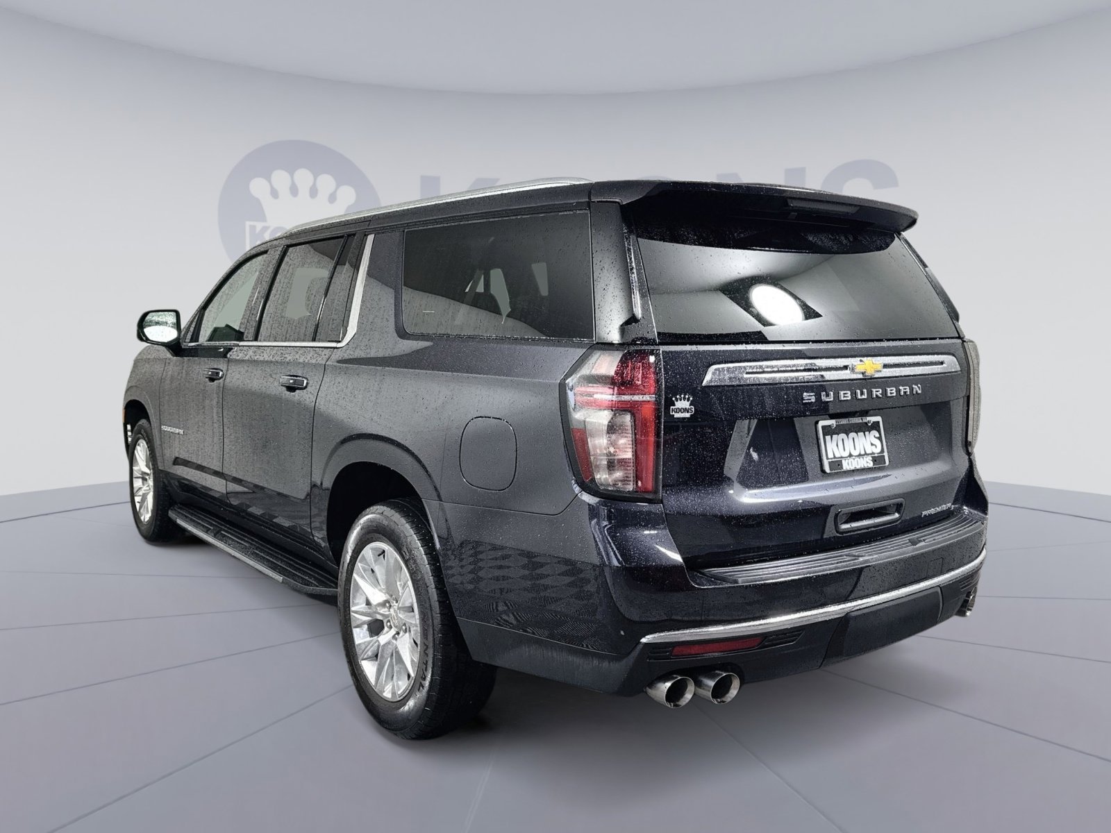 Used 2023 Chevrolet Suburban Premier image 4