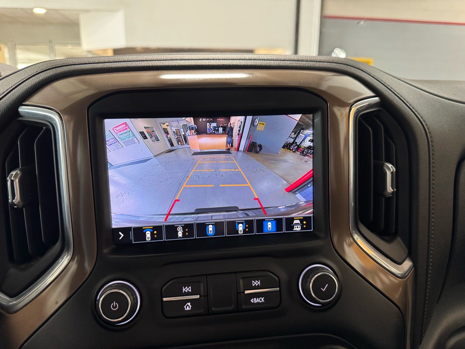 Certified 2021 Chevrolet Silverado 2500 High Country w/ Z71 Off-Road Package AWD/4WD image 25