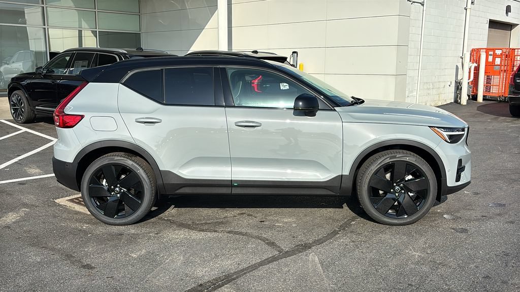 New 2026 Volvo XC40 B5 Ultra w/ Protection Package Premier AWD/4WD image 28