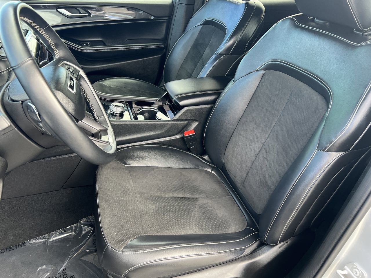 Used 2022 Jeep Grand Cherokee L Laredo image 21