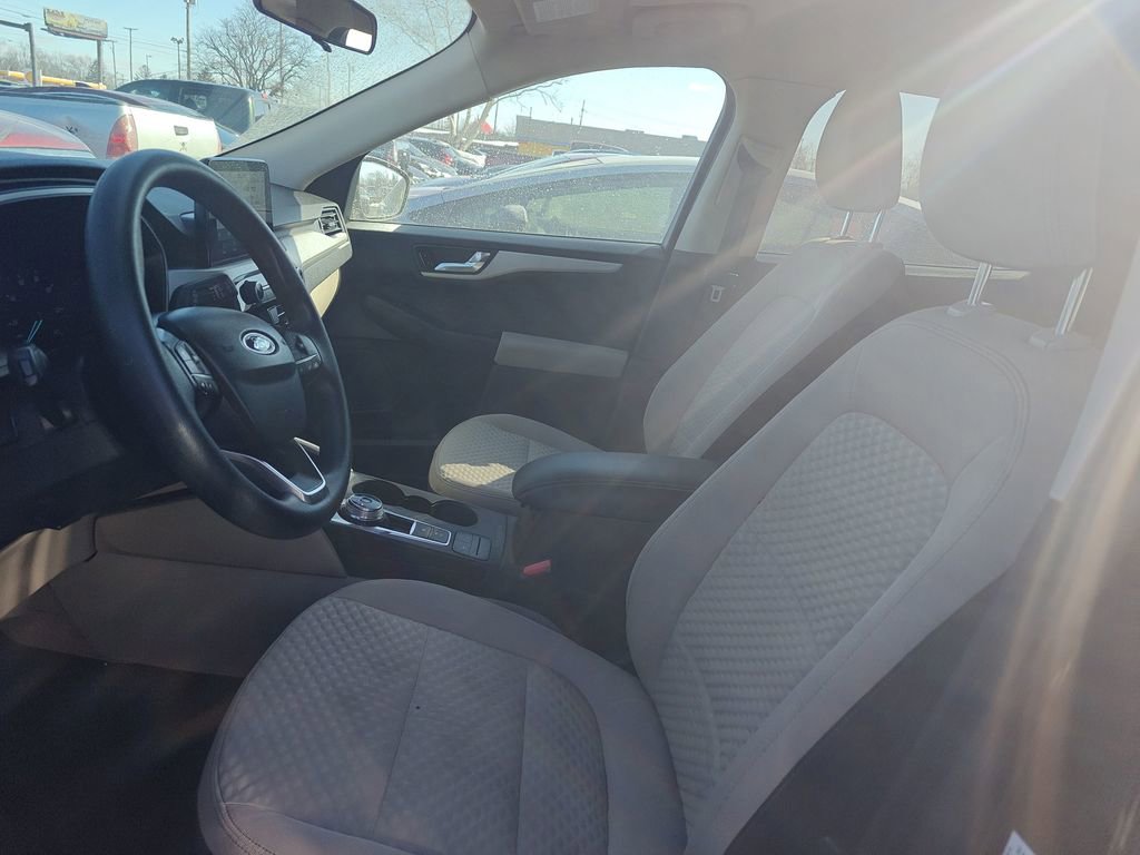 Used 2020 Ford Escape SE image 6