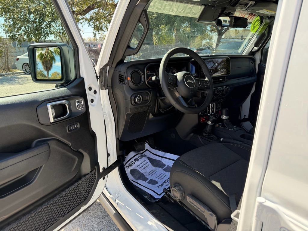 Used 2025 Jeep Gladiator Mojave w/ Convenience Group image 14