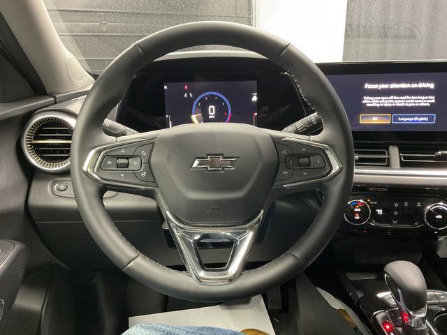 Used 2026 Chevrolet Trax ACTIV w/ Sunroof Package FWD image 18
