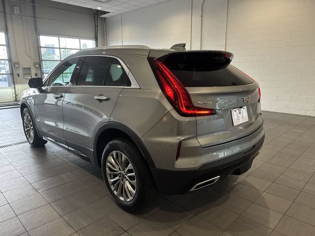 Certified 2025 Cadillac XT4 Premium Luxury w/ Cold Weather Package FWD image 3