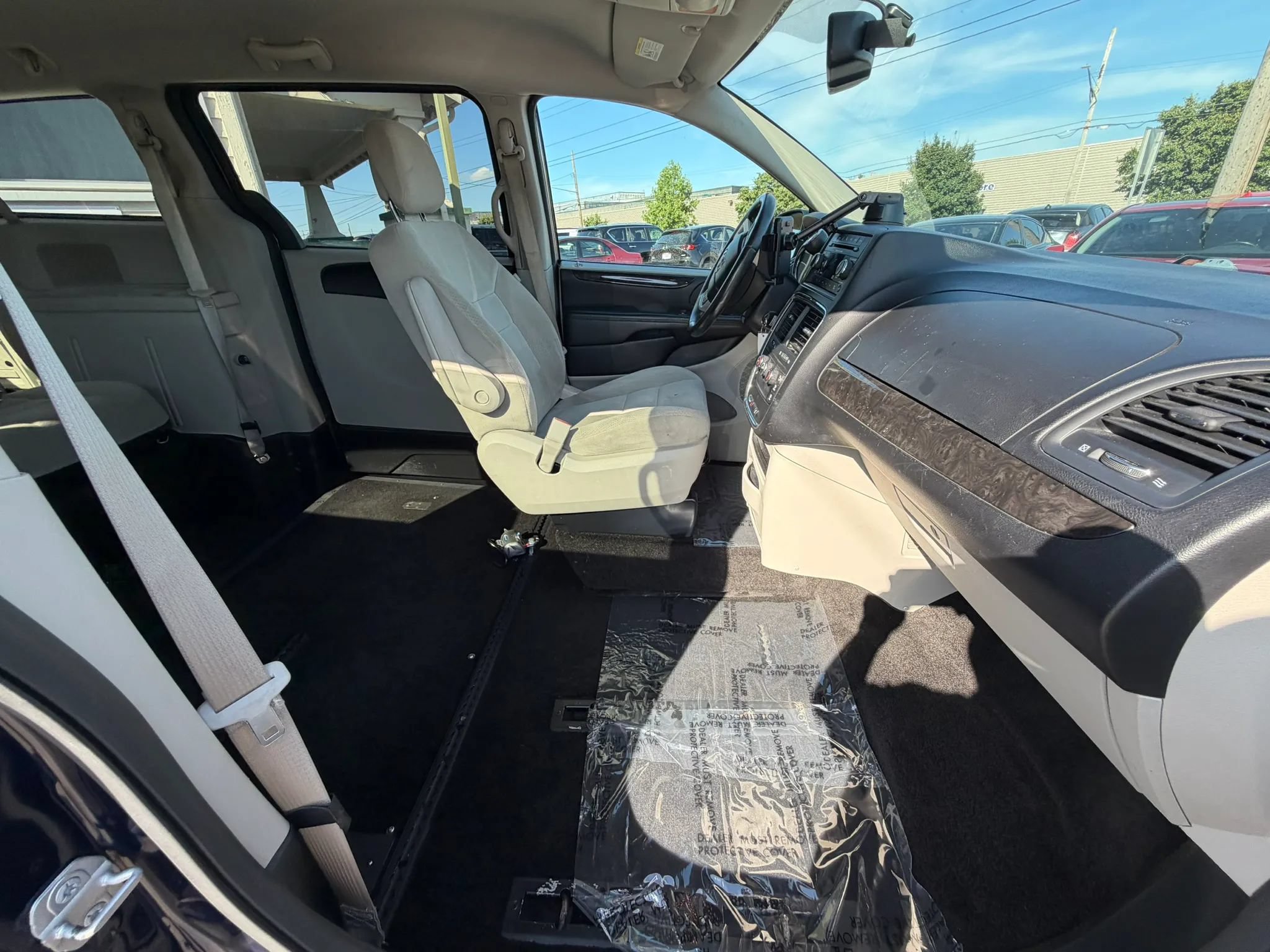 Used 2014 Dodge Grand Caravan SE w/ Quick Order Package 29E SE FWD image 25