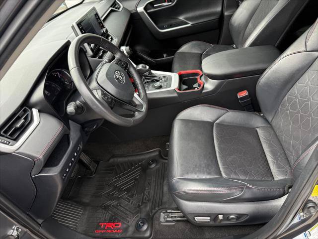 Certified 2020 Toyota RAV4 TRD Off-Road AWD/4WD image 18
