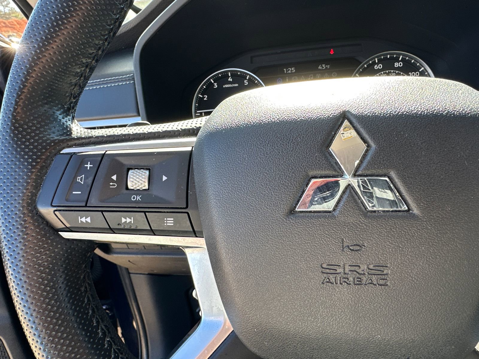 Used 2022 Mitsubishi Outlander SEL image 25