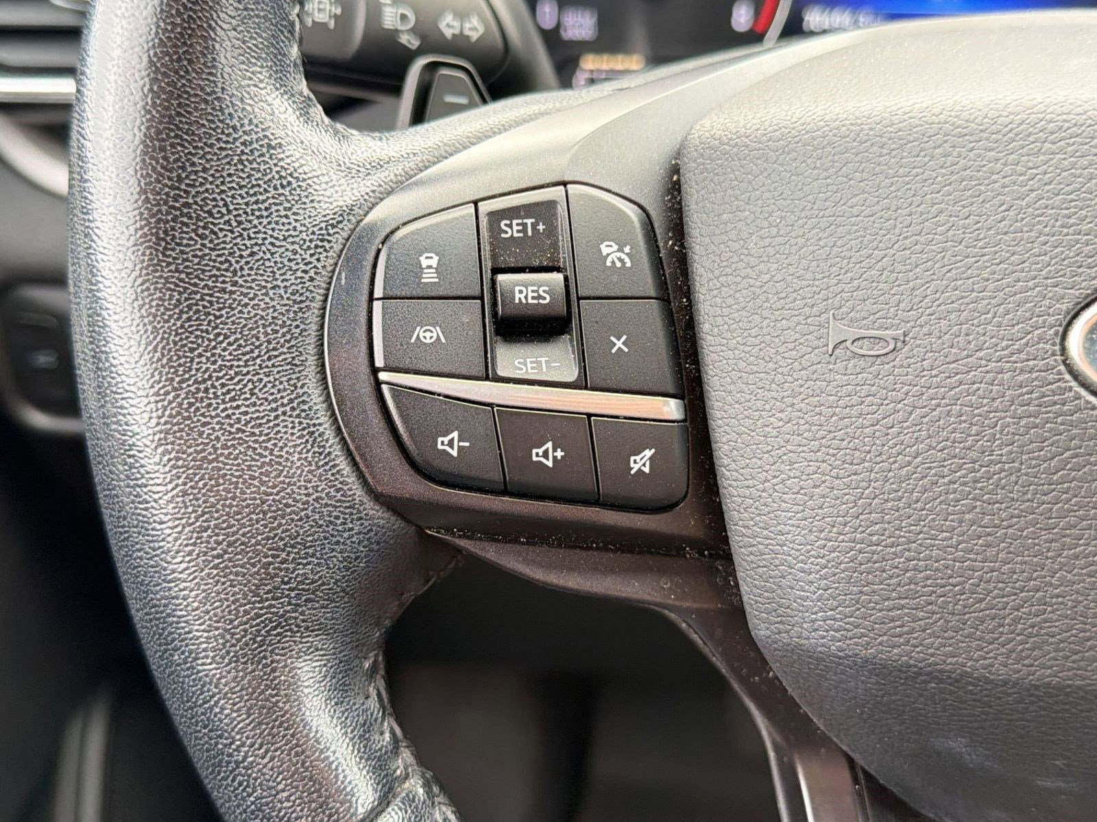 Used 2020 Ford Explorer XLT w/ Equipment Group 202A image 15