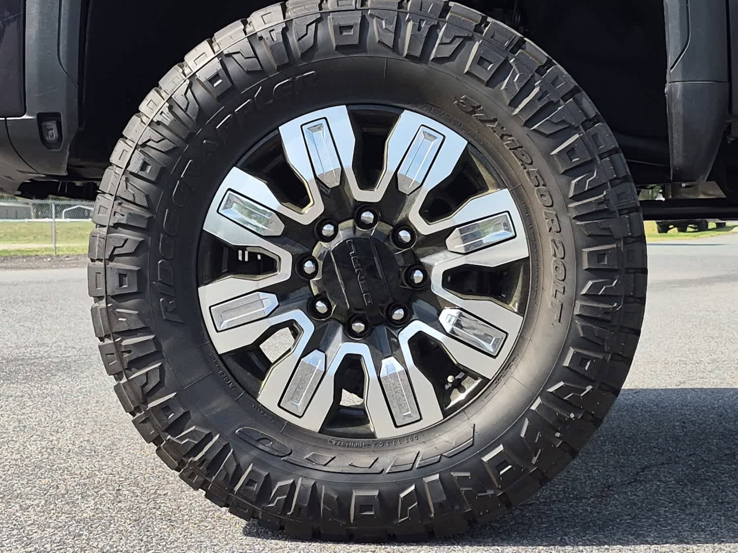 Used 2024 GMC Sierra 2500 Denali w/ Denali Reserve Package AWD/4WD image 8