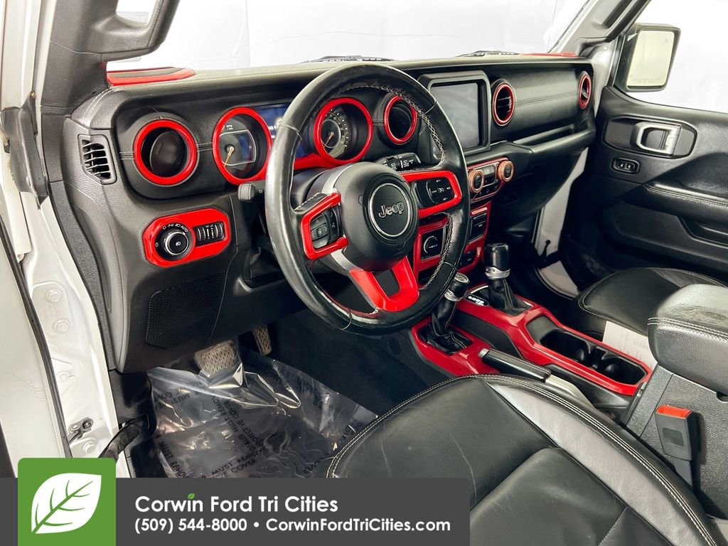 Used 2018 Jeep Wrangler Unlimited Sahara w/ Uconnect 4C Nav & Sound Group image 3