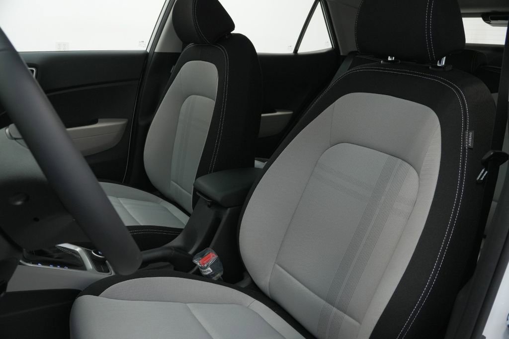 New 2025 Hyundai Venue SEL image 24