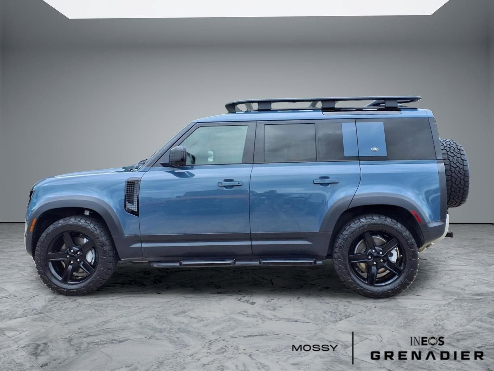 Used 2020 Land Rover Defender 110 SE AWD/4WD image 5