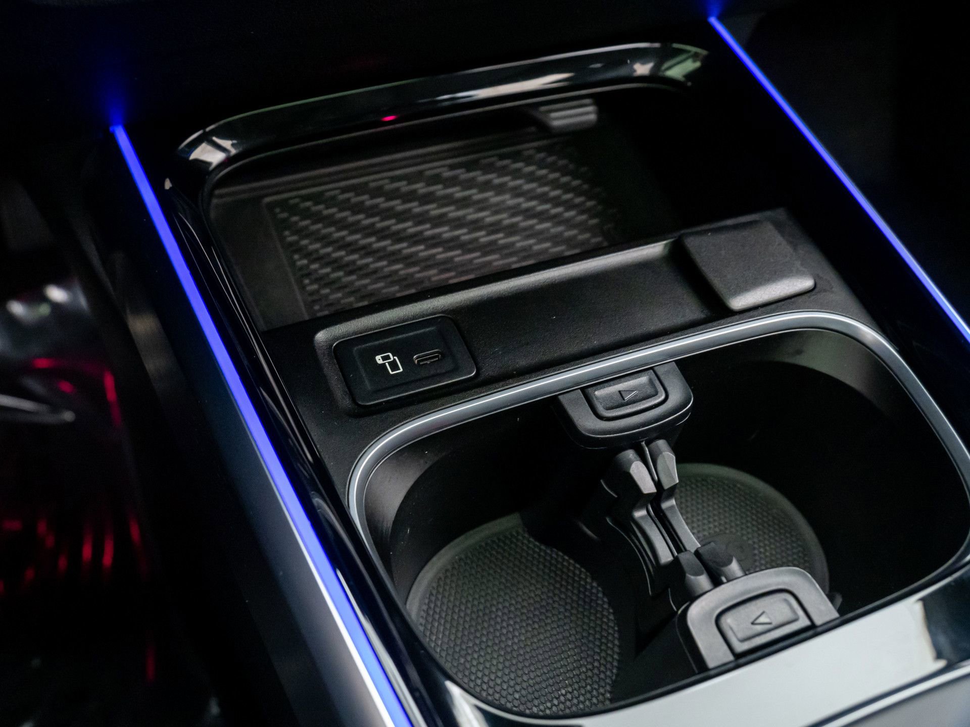 Certified 2023 Mercedes-Benz EQB 300 4MATIC image 23