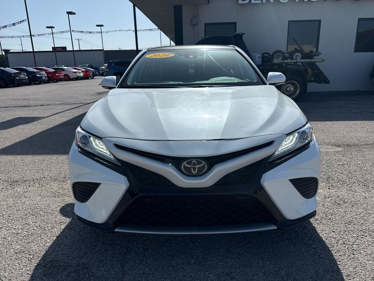 Used 2020 Toyota Camry XSE FWD image 3