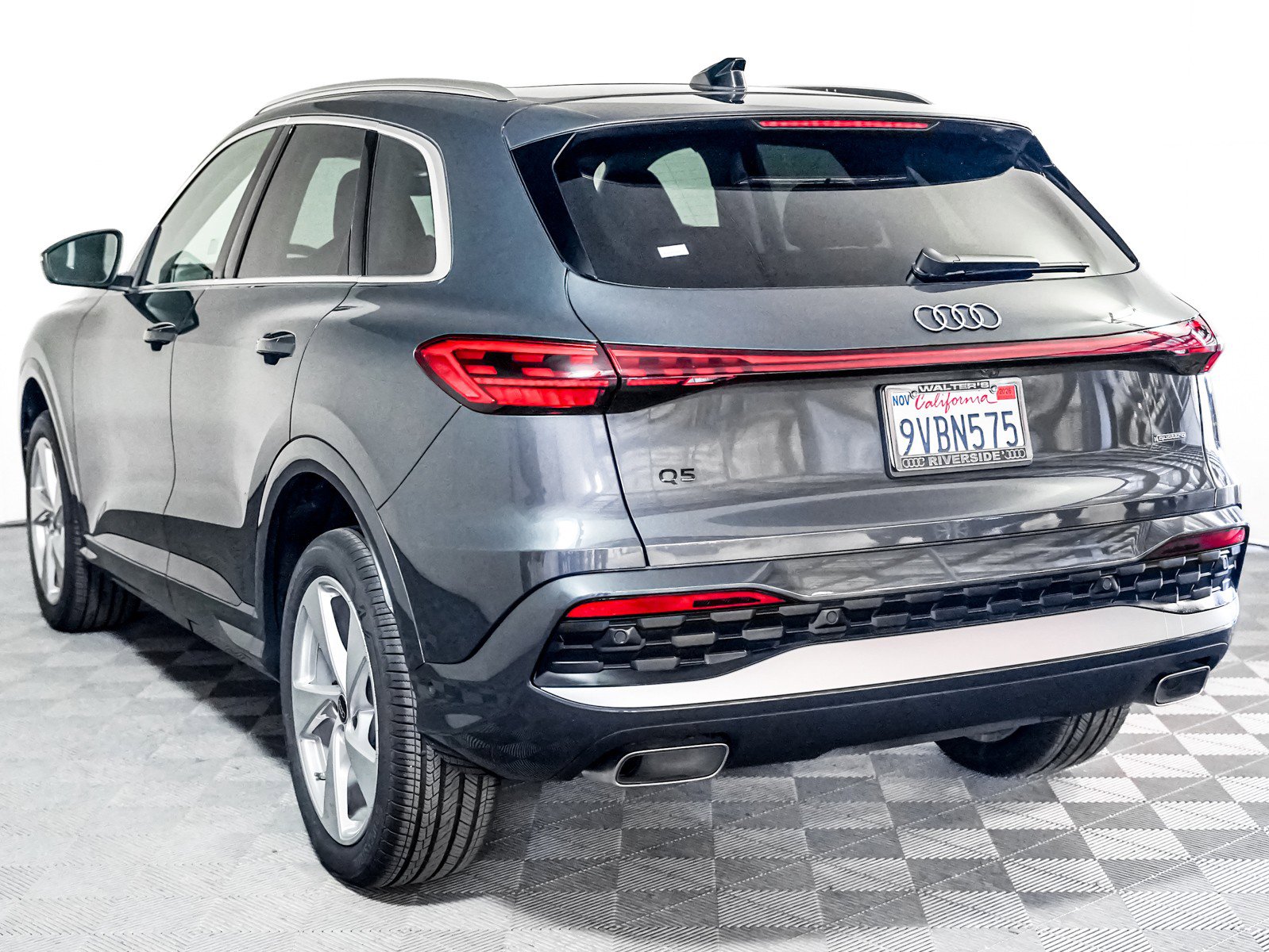 Certified 2025 Audi Q5 Premium Plus w/ Premium Plus image 2
