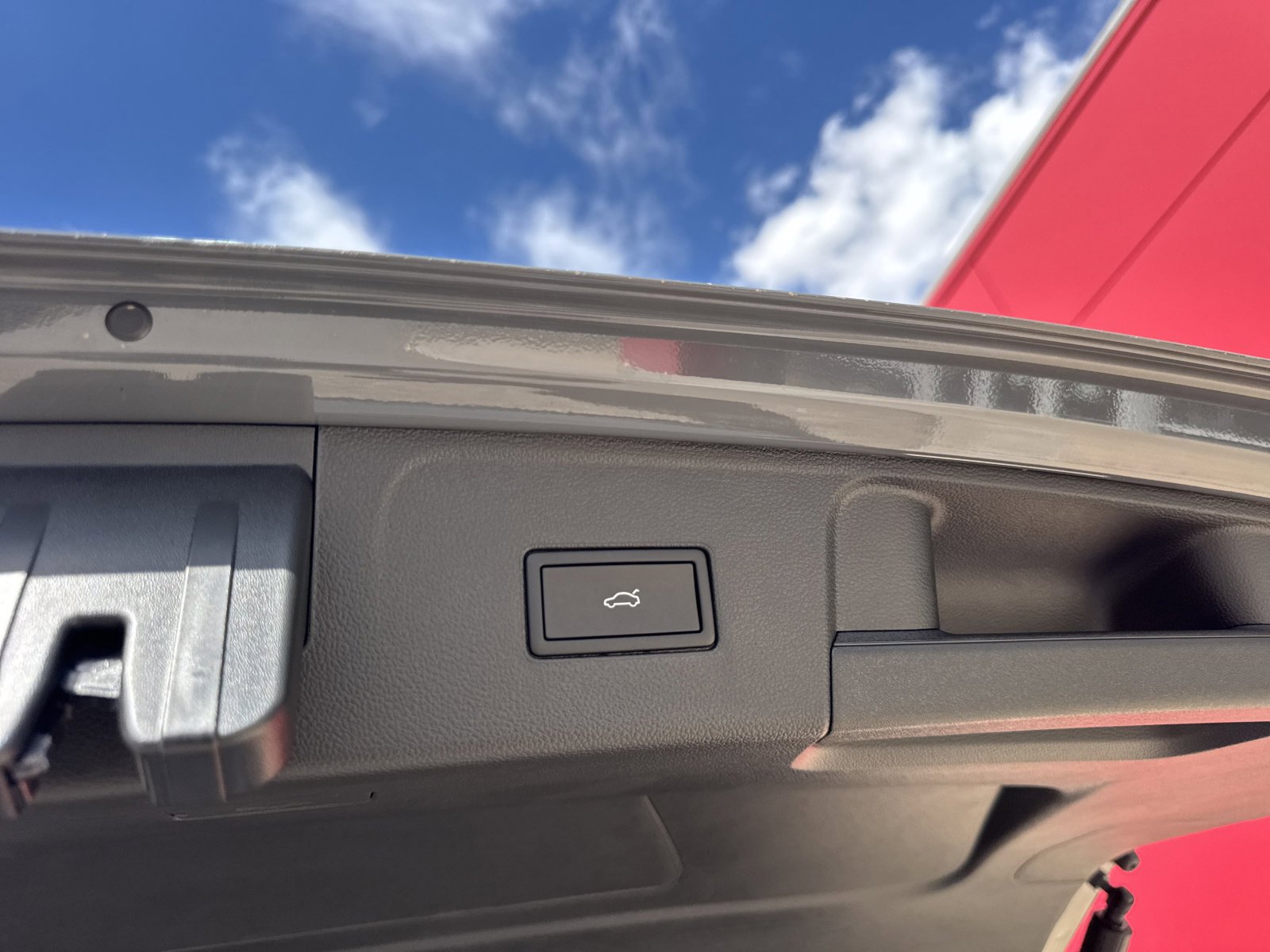 New 2026 Volkswagen Atlas SE image 8