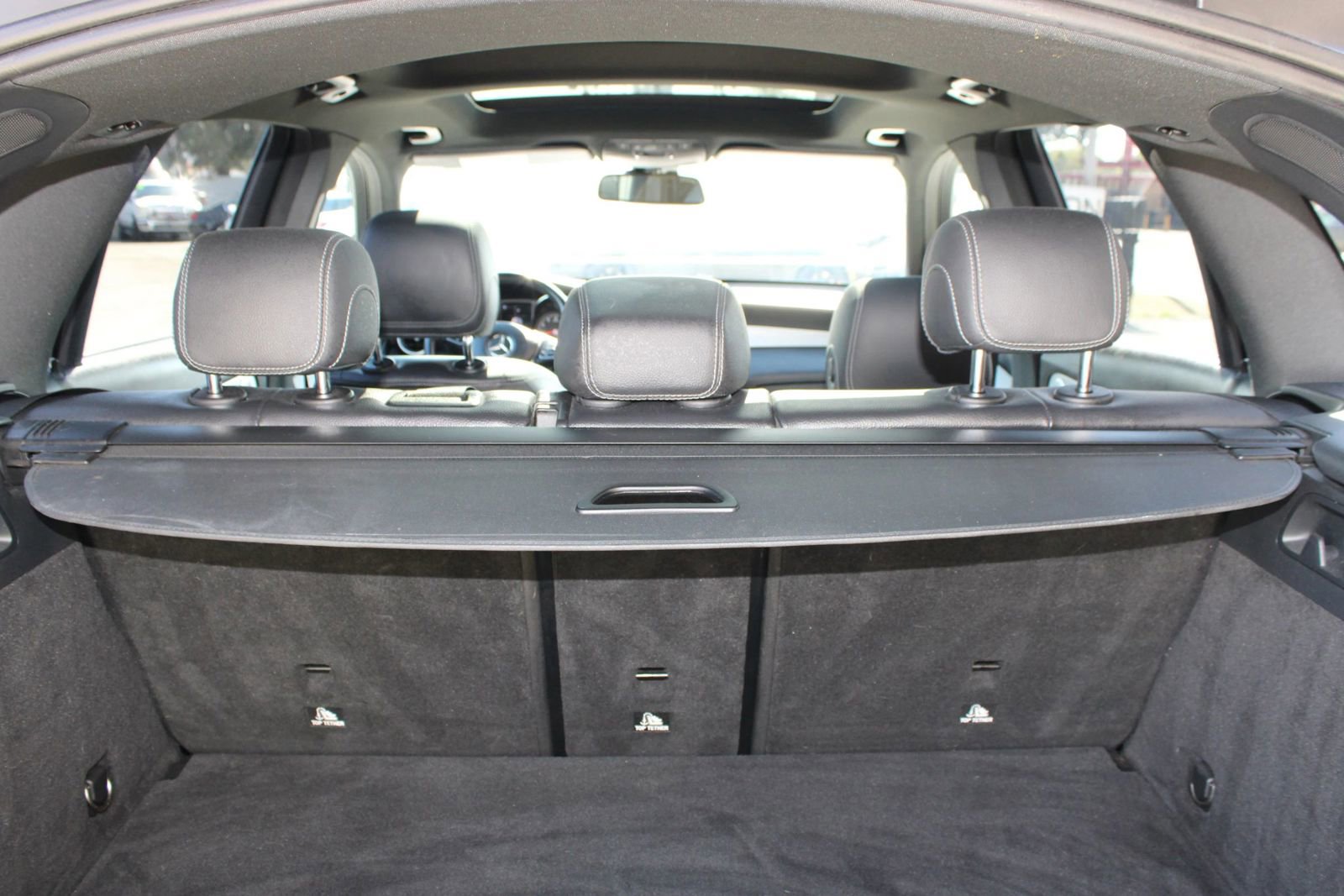 Used 2019 Mercedes-Benz GLC 300 4MATIC w/ Premium Package image 36