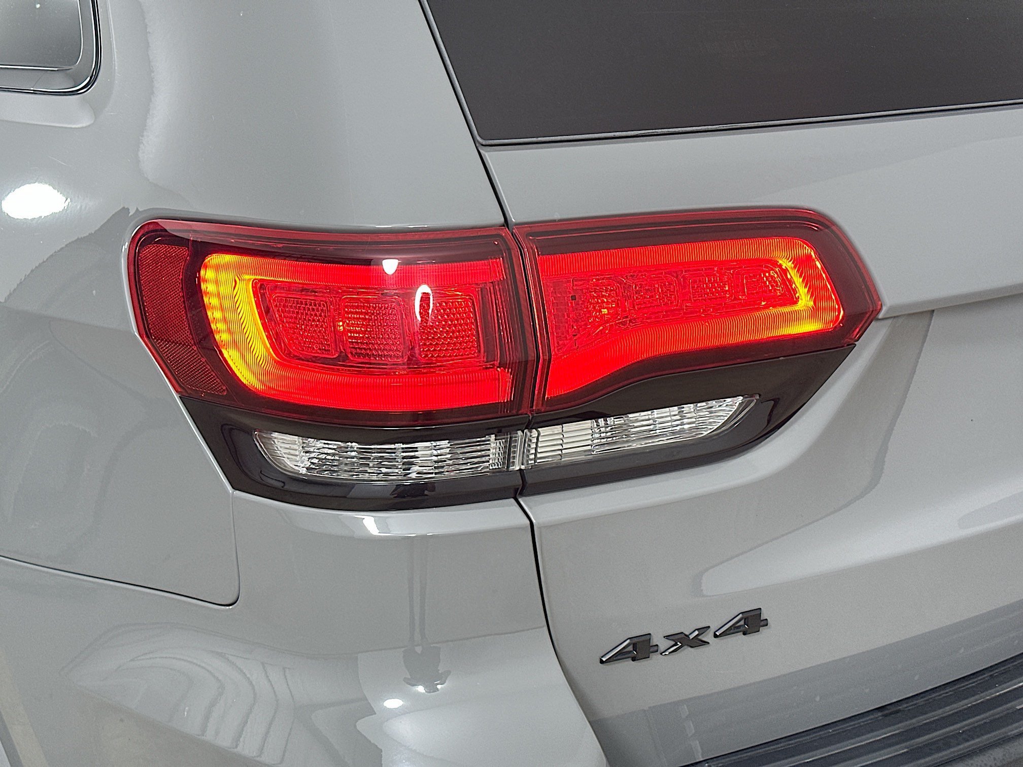 Used 2022 Jeep Grand Cherokee Laredo X AWD/4WD image 40