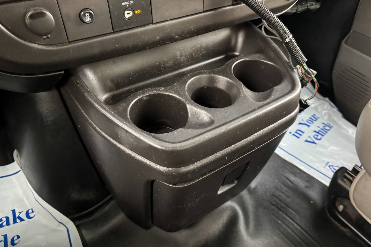 Used 2017 Chevrolet Express 2500 image 29