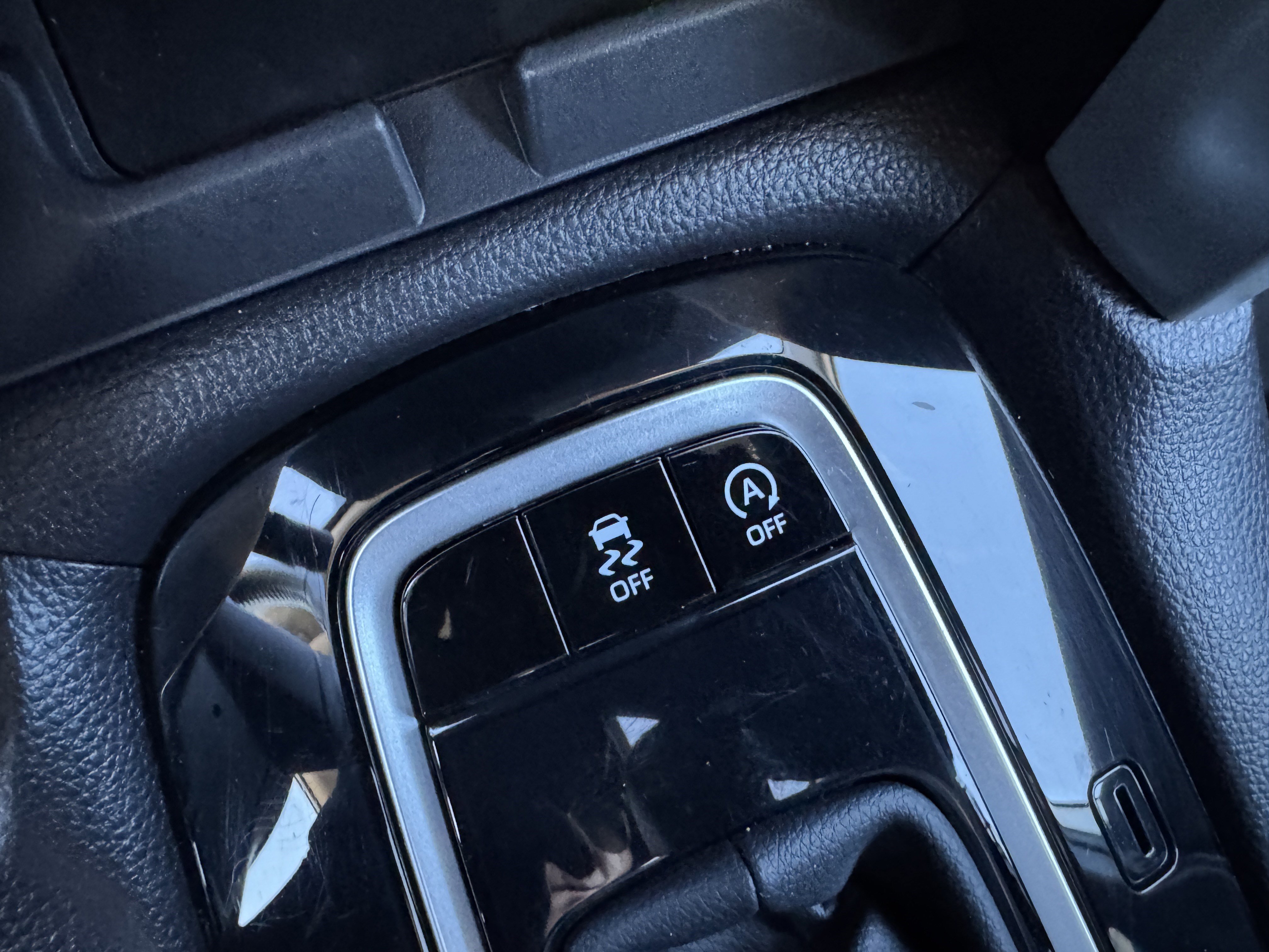 Used 2024 Toyota Corolla Cross XLE image 30