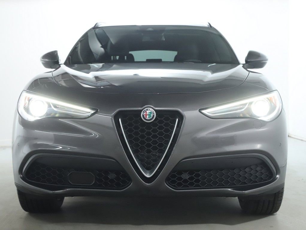 Used 2018 Alfa Romeo Stelvio Ti Sport image 5