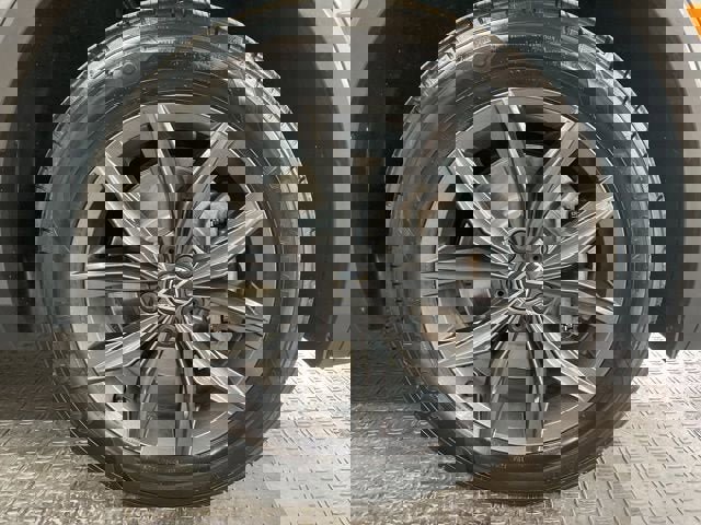 Used 2022 Volkswagen Tiguan SE AWD/4WD image 3