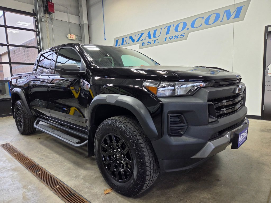 Used 2024 Chevrolet Colorado Trail Boss w/ Advanced Trailering Package AWD/4WD image 2