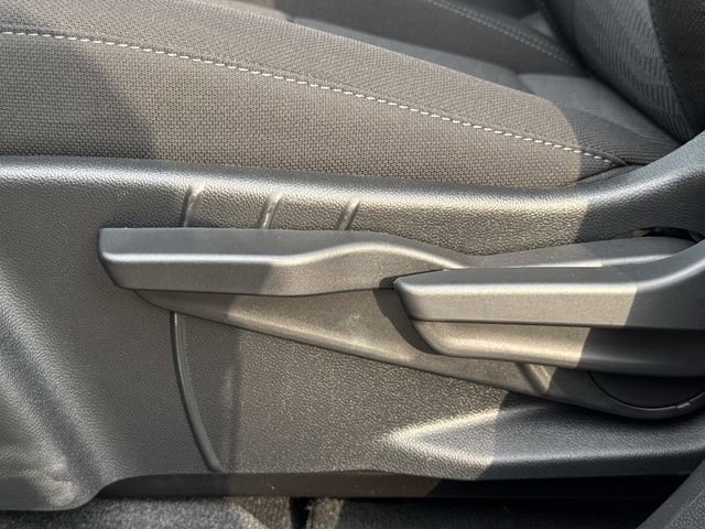 New 2026 Chevrolet Equinox LT w/ Safety and Technology Package FWD image 23