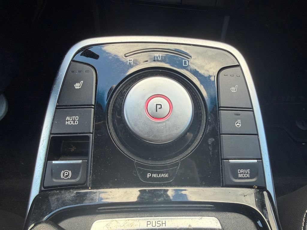 Used 2022 Kia Niro EX w/ Cold Weather Package FWD image 19