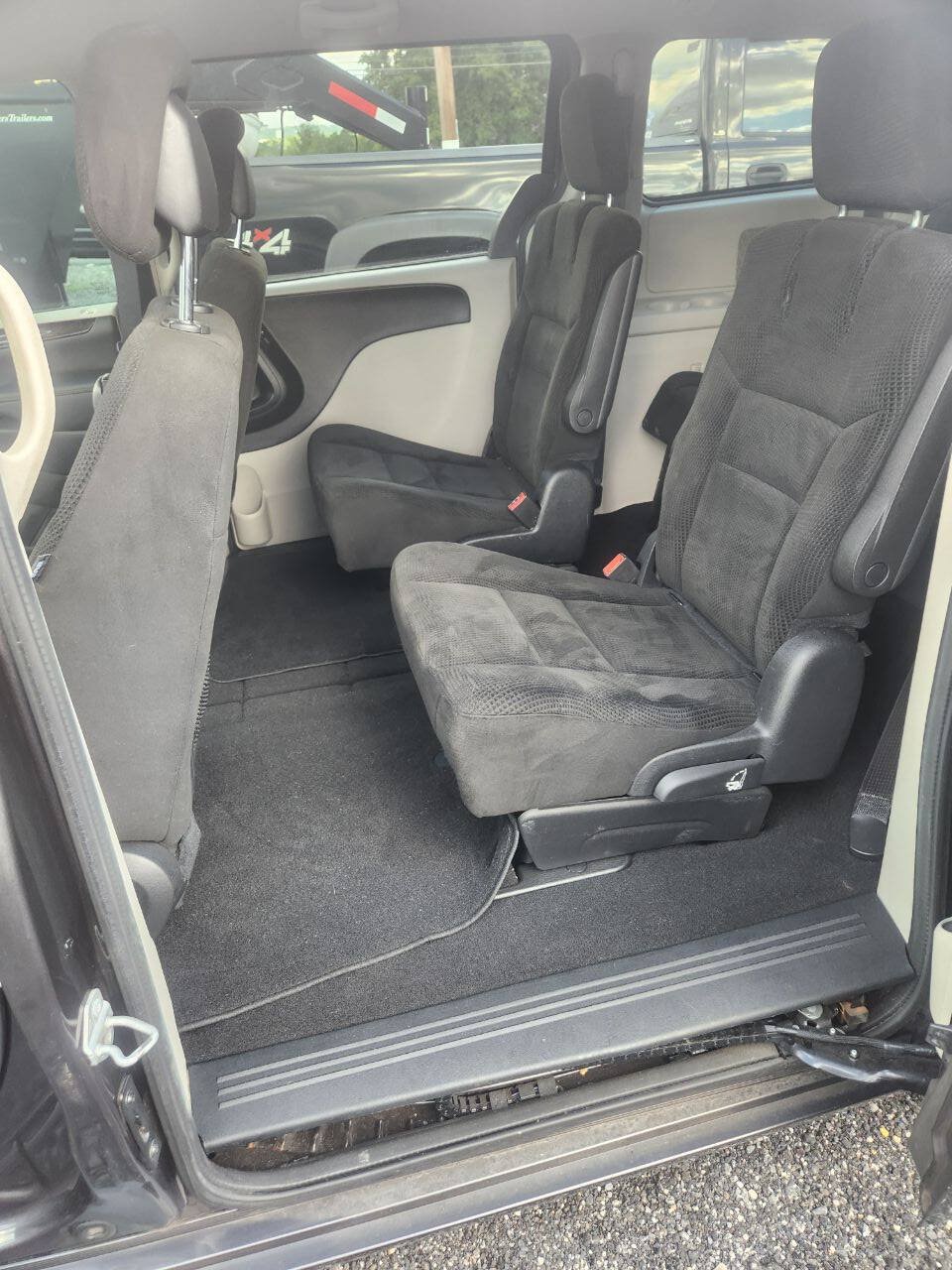 Used 2016 Dodge Grand Caravan SE w/ Quick Order Package 29E SE FWD image 14