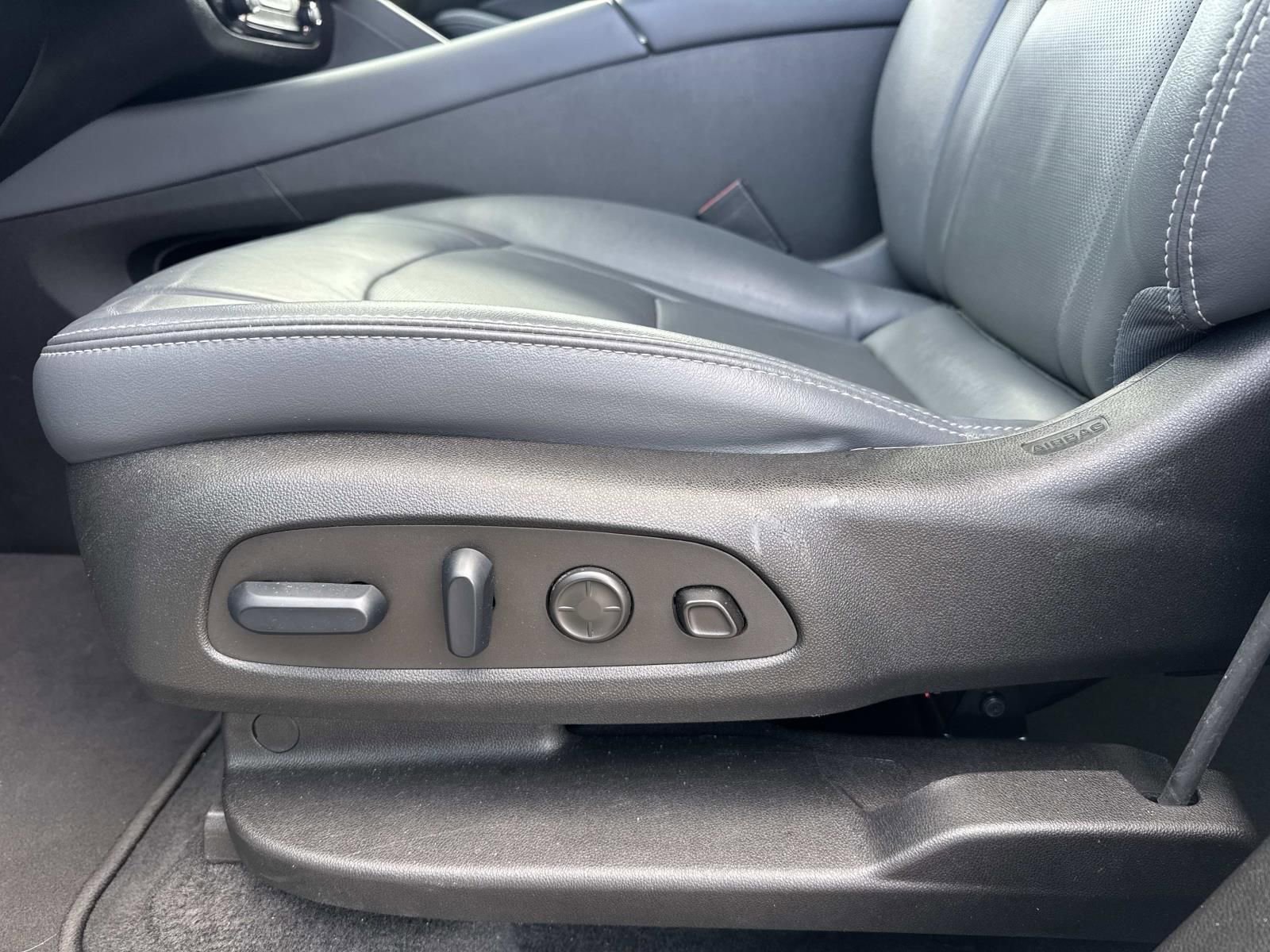 Used 2024 Buick Enclave Premium image 18