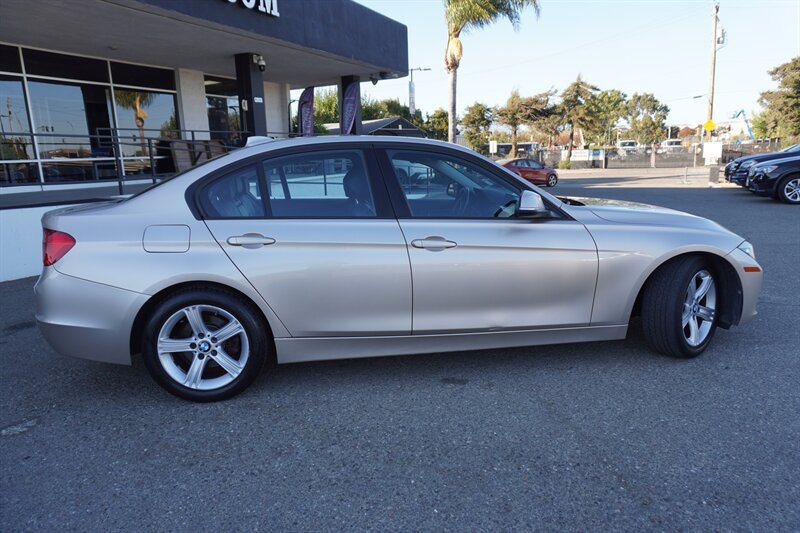 Used 2014 BMW 328i Sedan RWD image 9